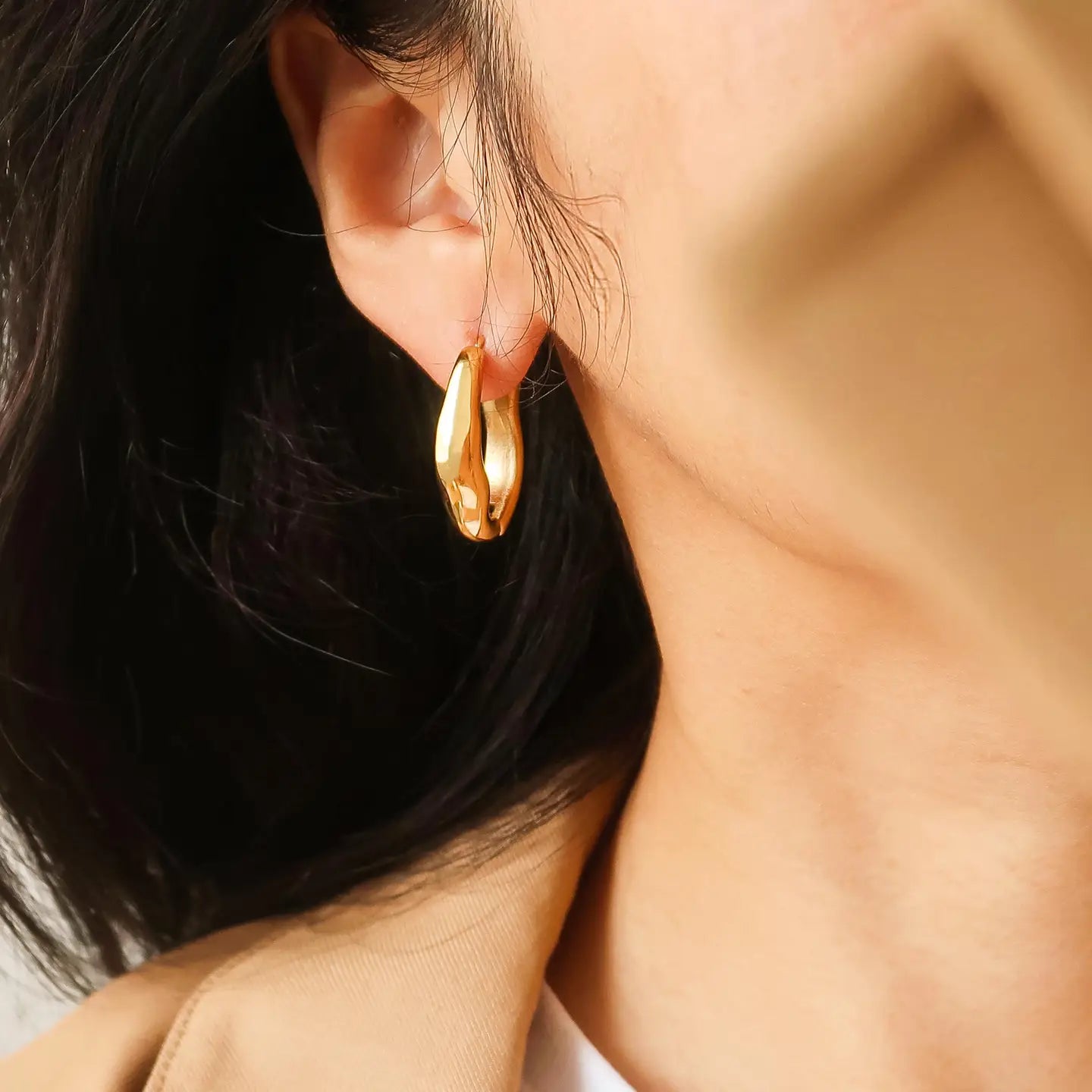 Darcy Oval Hoop